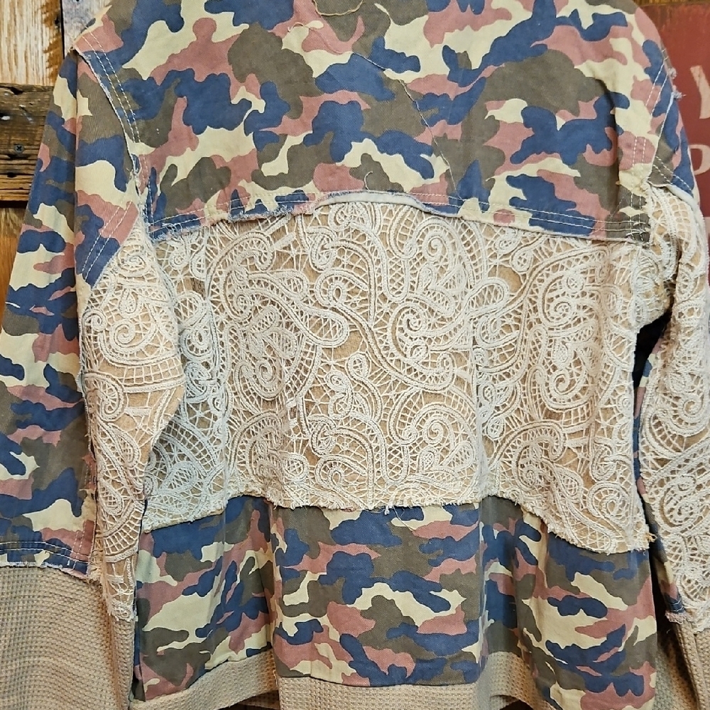 214 POL Lace Detail Camouflage Top Lightweight Denim - Picture 6 of 8